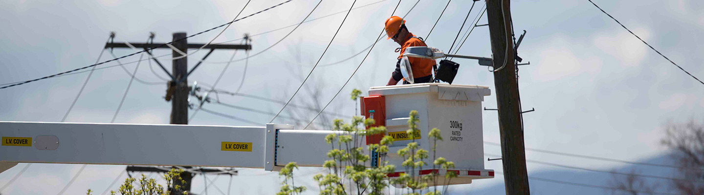 Repairing a streetlight