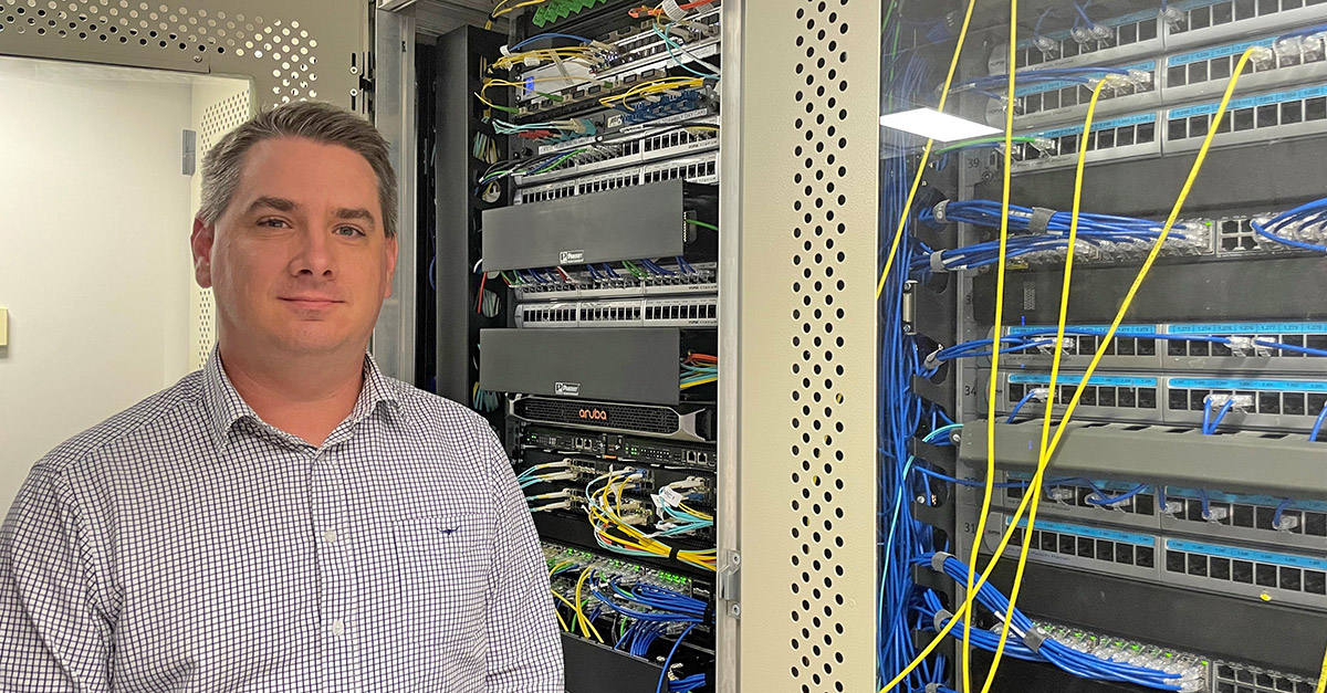 Matthew Green from Dubbo Regional Council with Essential Energy Dark Fibre.
